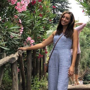 Meet your Posher, Cari